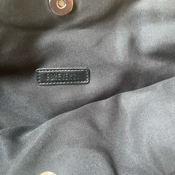 Black Forever 21 Tote Bag - Picture 3 of 4